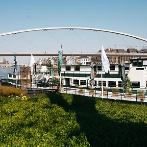 Hostel Botel Maastricht, Maastricht